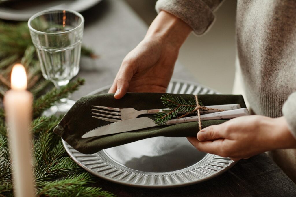 Weihnachtstisch dekorieren: Einfache Ideen für festliche Tischgestaltung zuhause Tischdeko für Weihnachten – tolle Ideen Weihnachtstisch