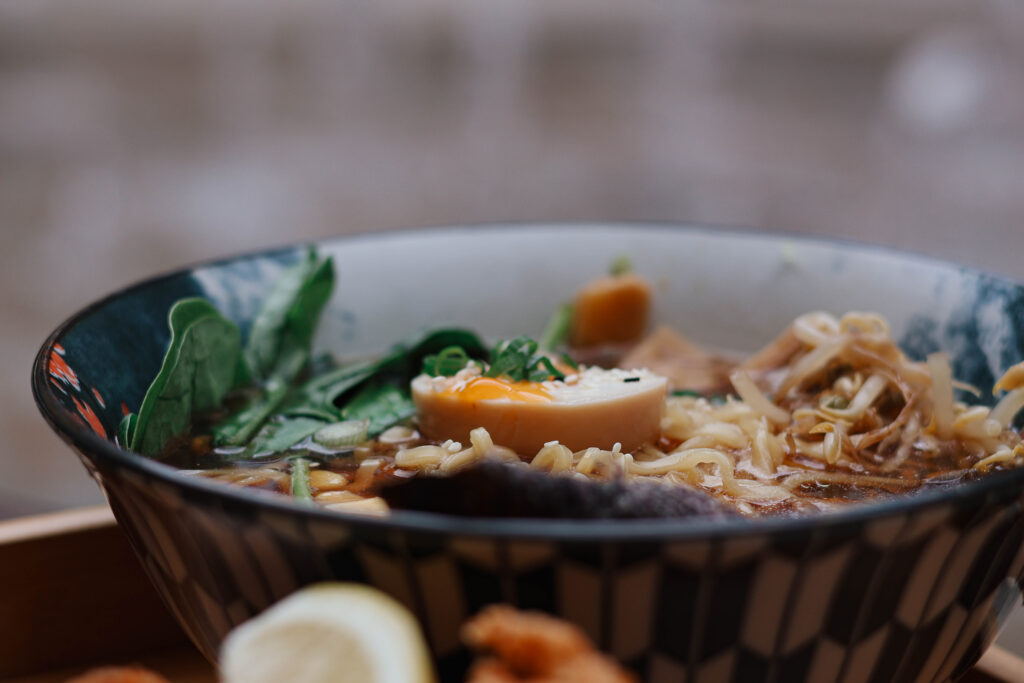 Hamburg Mai 2025 Außenalter Tiki Poke Bowl Hamburg Neustadt
