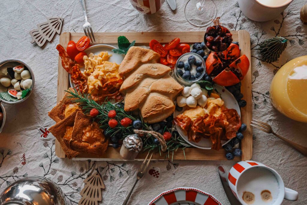 Weihnachtensessen Ideen Advent Weihnachtstisch Deko Gerschirr Nikolaus