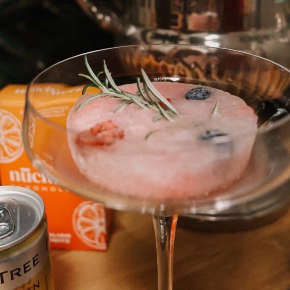 Alkoholfreier Aperol in 60 Sekunden - Easy mit Tonic und nüchtern